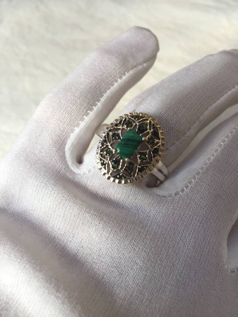 Vintage Handgemachte Echte Grüne Malachit Einstellung 925 Sterling Silber Gothic Ring von NemesisJewelryNYC