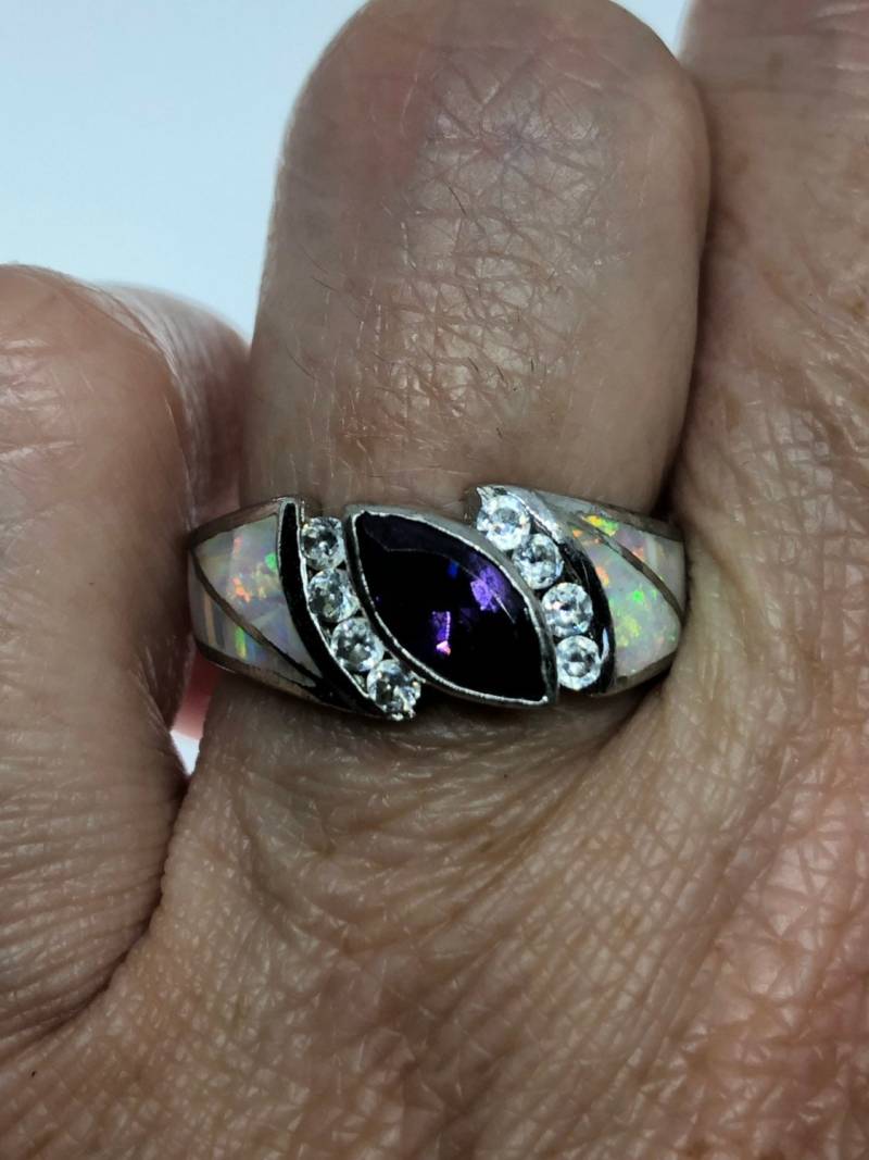 Vintage Handgemachte Echte Lila Amethyst Und Opal Inlay Setting 925 Sterling Silber Gothic Ring von NemesisJewelryNYC