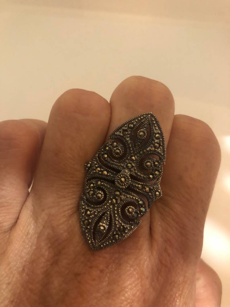 Vintage Handgemachte Echte Schweizer Markasit Fassung 925 Sterling Silber Gothic Ring von NemesisJewelryNYC