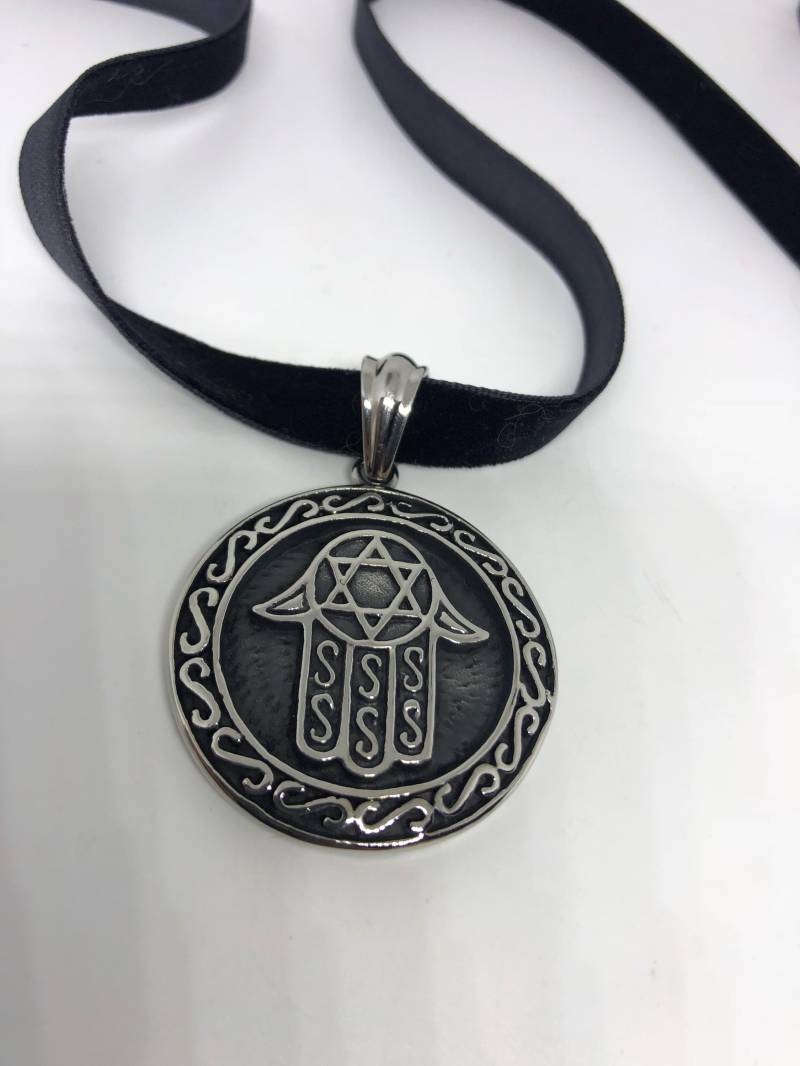Vintage Handgemachte Edelstahl Hamsa Hand Davidstern Amulett Anhänger von NemesisJewelryNYC