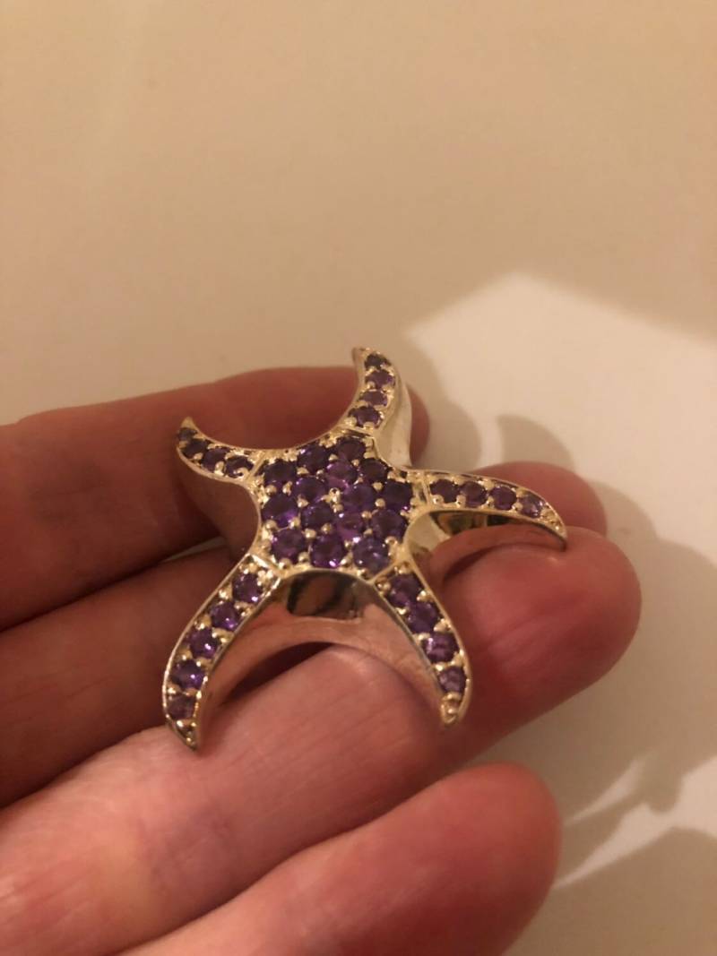 Vintage Handgemachte Lila Amethyst Sterling Silber Seestern Brosche Vintage Handgemachte Lila Amethyst Sterling Silber Seestern Brosche von NemesisJewelryNYC