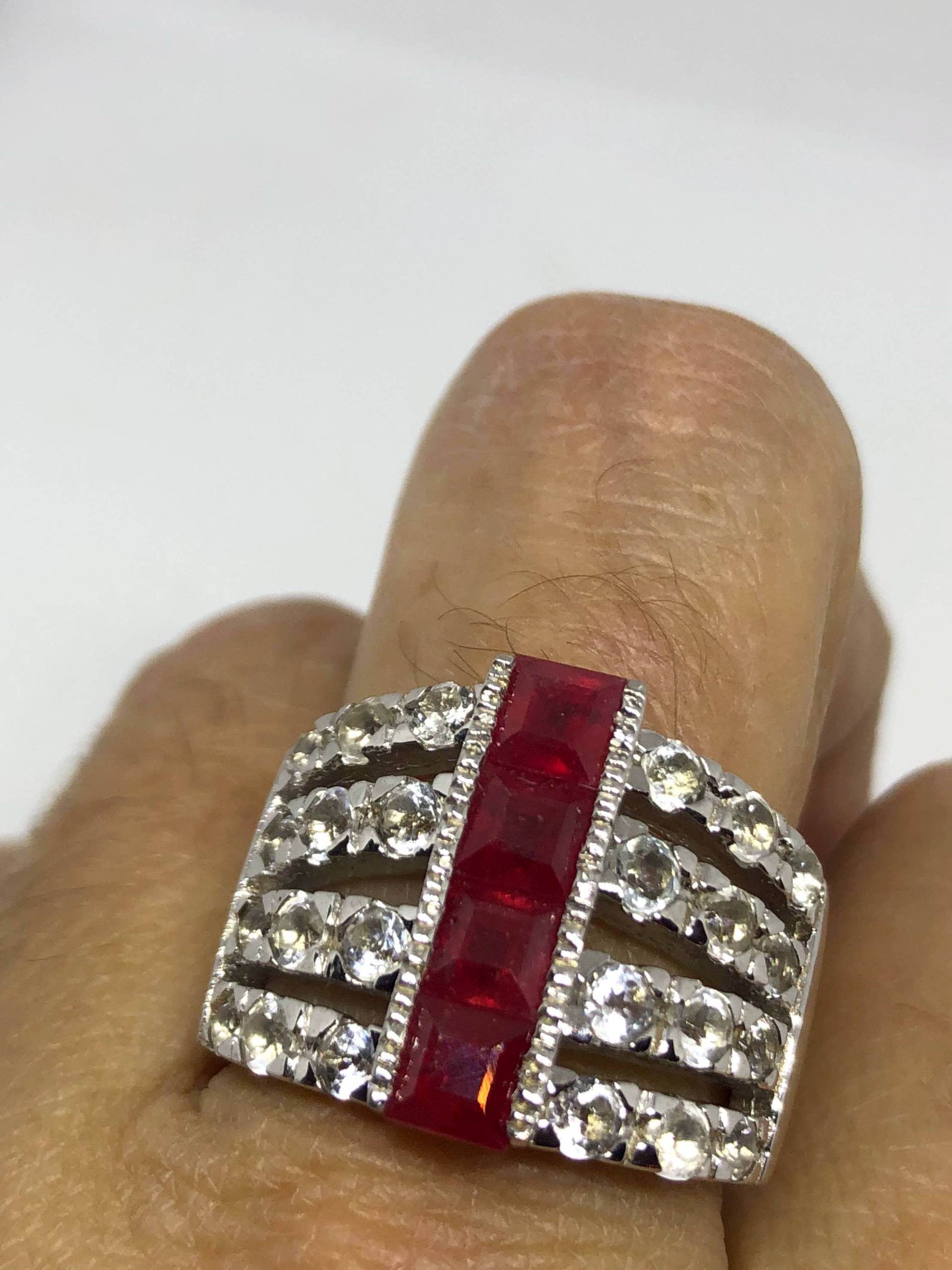 Vintage Handgemachte Rosa Rubin Und Weiß Saphir Sterling Silber Gothic Ring Vintage Handgemachte Rosa Rubin Und Weiß Saphir Sterling Silber Gothic Ring von NemesisJewelryNYC