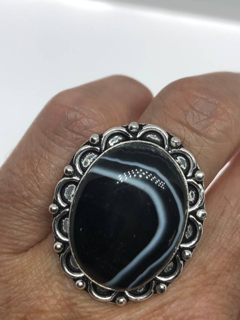 Vintage Handgemachte Schwarz-Weiß-Achat Weißer Bronze-Silber-Gothic-Ring von NemesisJewelryNYC