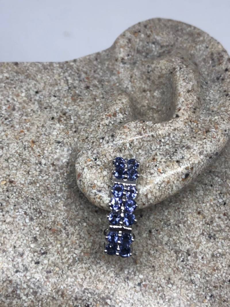 Vintage Handgemachte Sterling Silber Tiefblaue Iolith Creolen von NemesisJewelryNYC