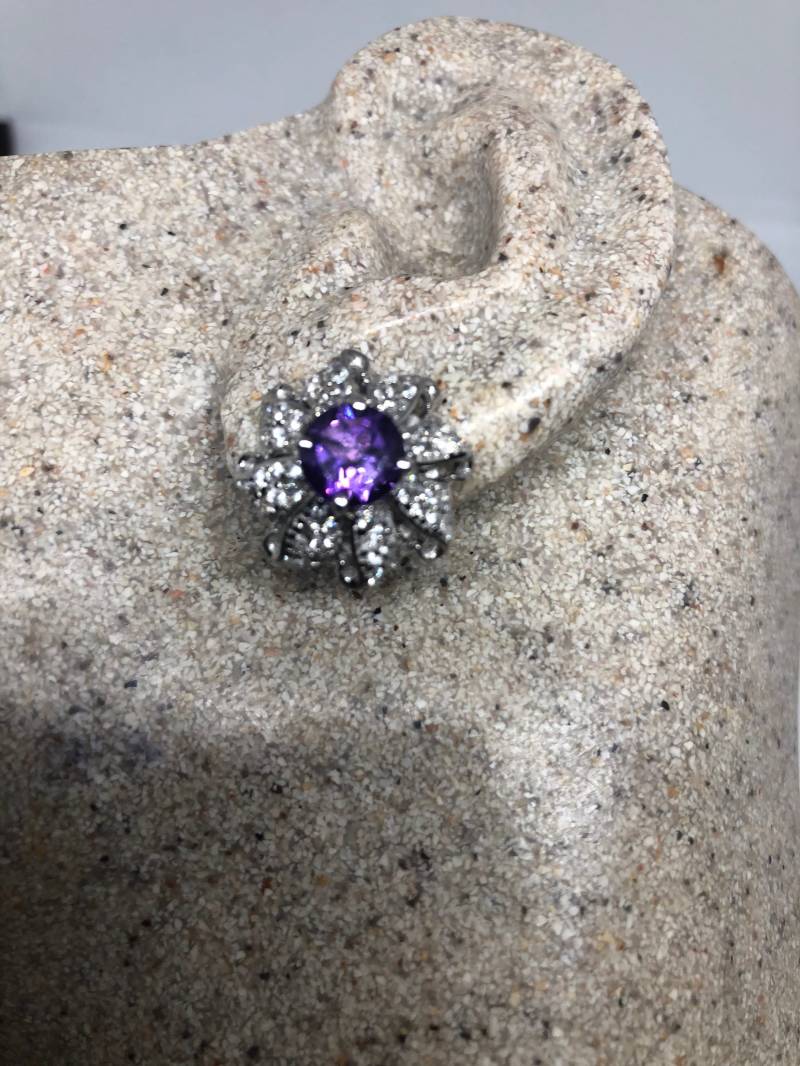Vintage Handgemachte Sterling Silber Tiefe Amythist Ohrringe von NemesisJewelryNYC