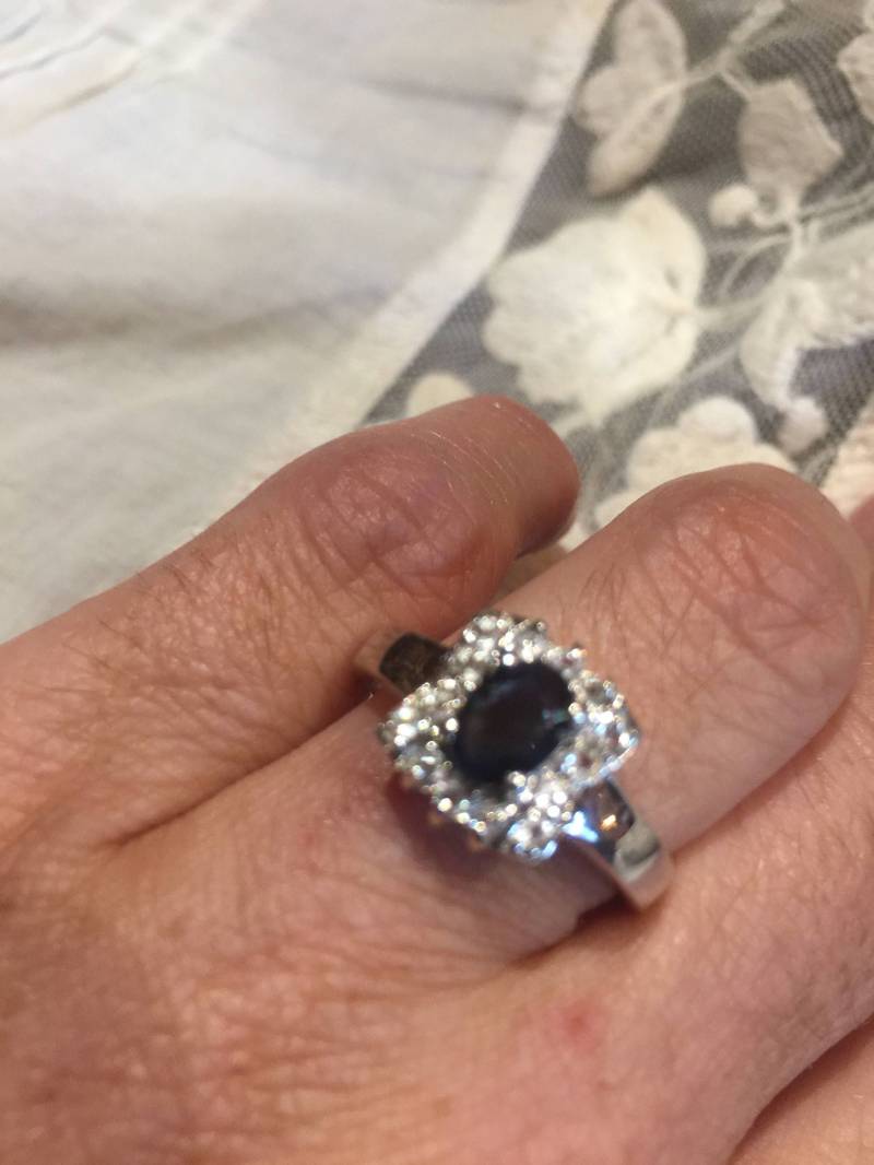 Vintage Handgemachte Tief Blau Saphir Fassung 925 Sterling Silber Gothic Ring von NemesisJewelryNYC