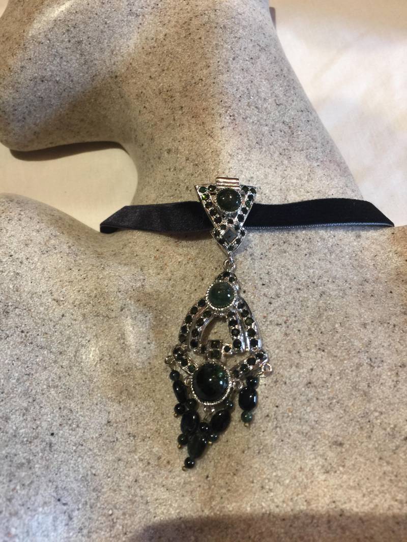 Vintage Handgemachter Echter Grüner Turmalin 925 Sterling Silber Rhodium Deco Anhänger von NemesisJewelryNYC