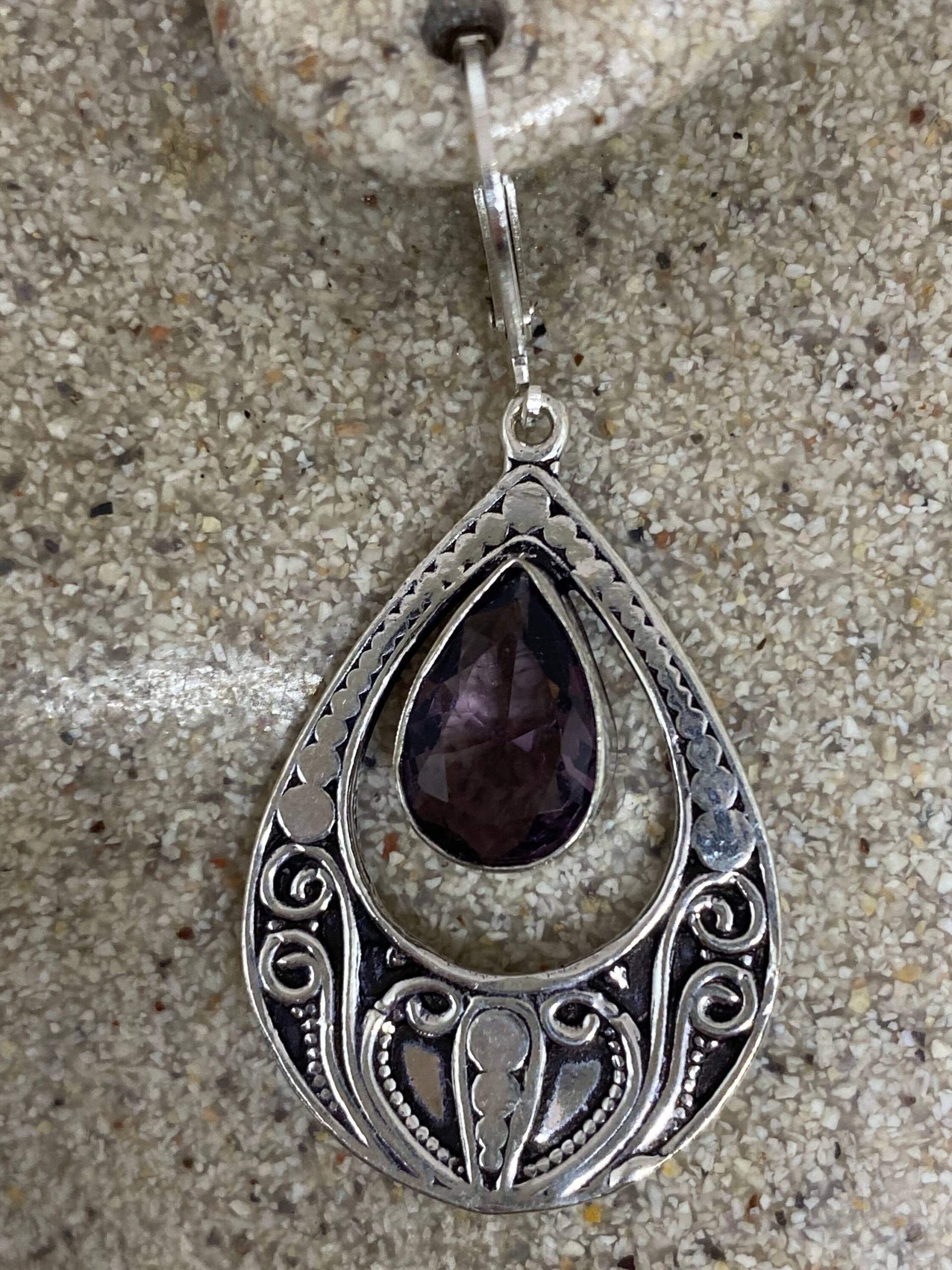 Vintage Lila Amethyst Ohrringe 925 Sterling Silber Klappbrisur von NemesisJewelryNYC