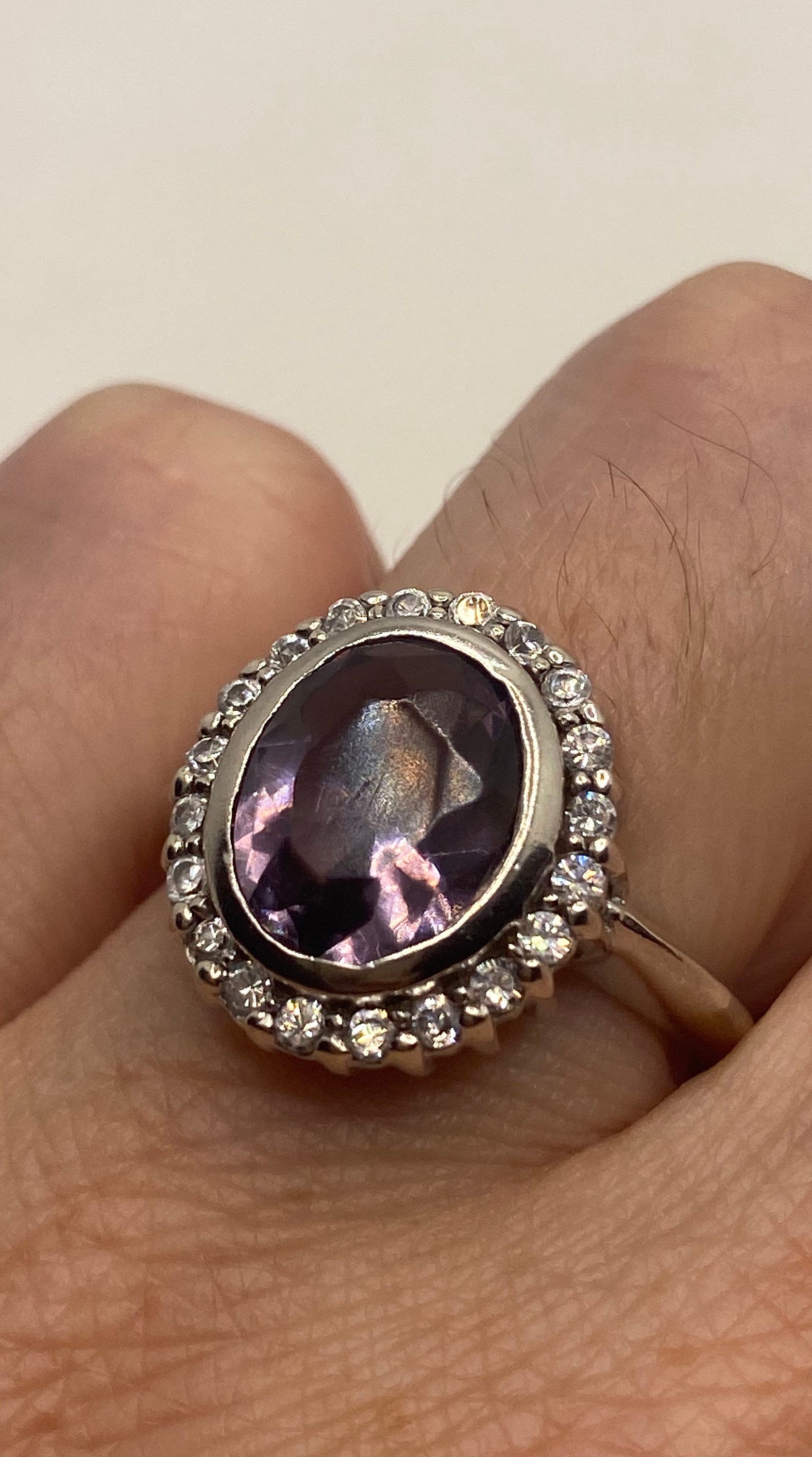 Vintage Lila Amethyst Ring in 925 Sterling Silber Vintage Lila Amethyst Ring in 925 Sterling Silber von NemesisJewelryNYC