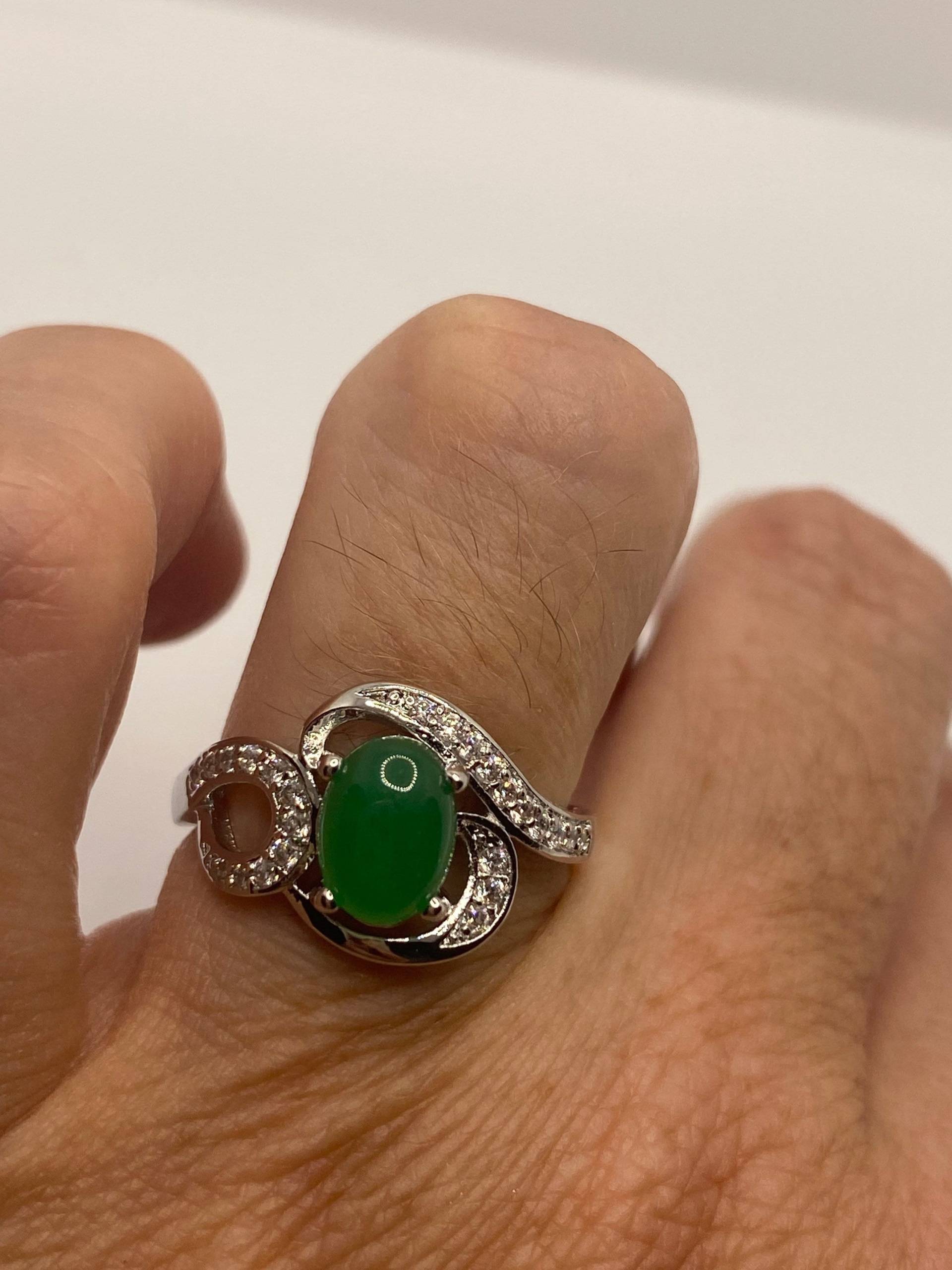 Vintage Lucky Grüner Nephrit Jade Cocktail Ring von NemesisJewelryNYC