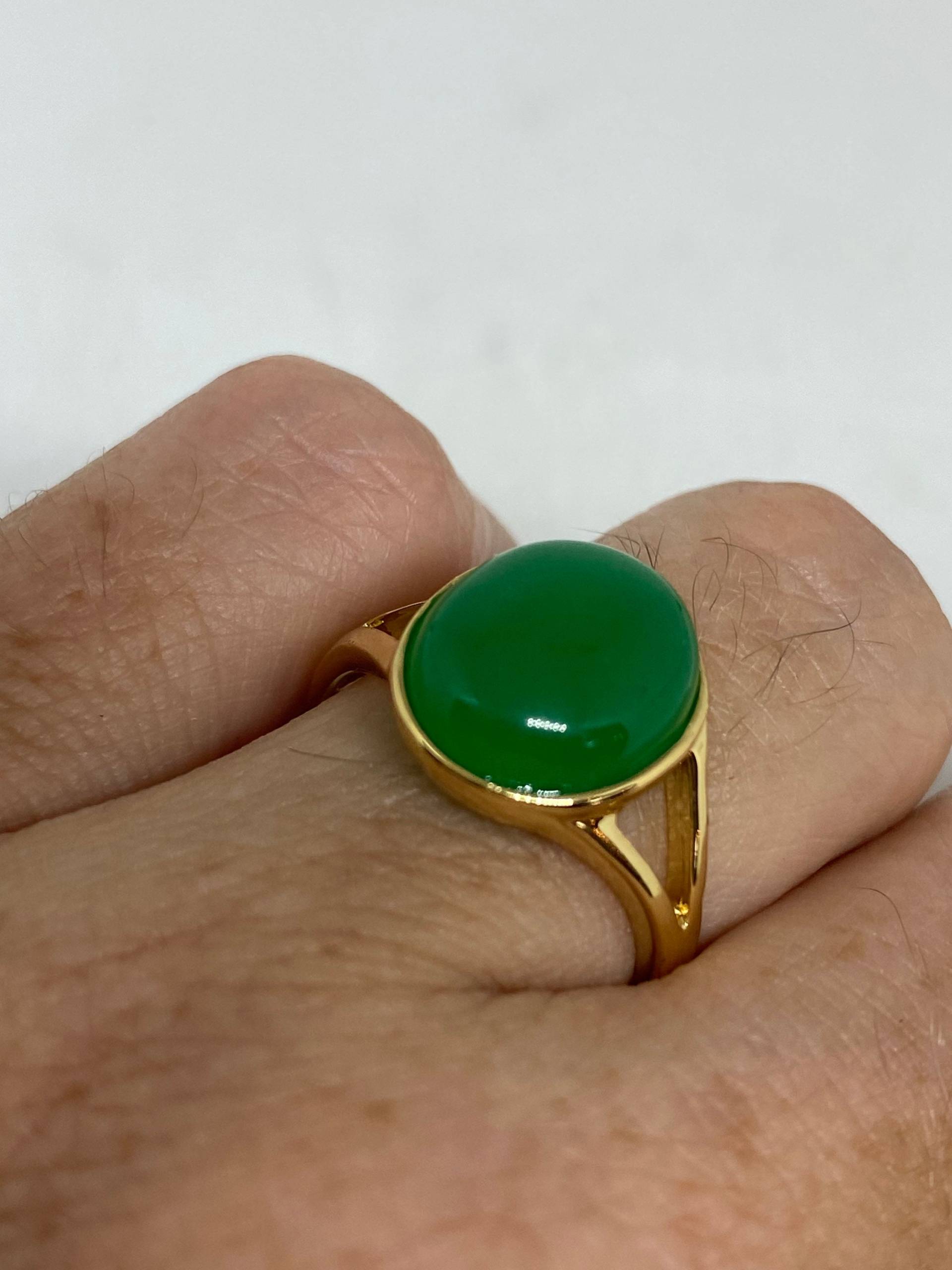 Vintage Lucky Grüner Nephrit Jade Ring Golden von NemesisJewelryNYC