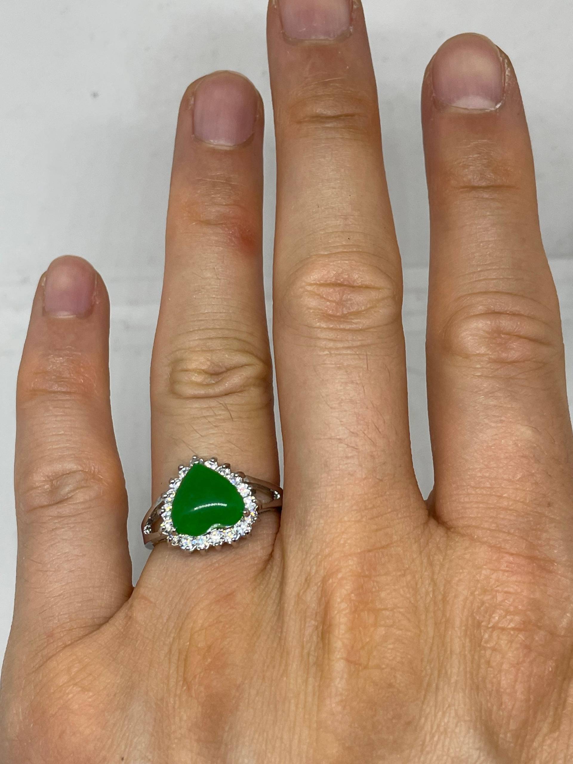 Vintage Lucky Grüner Nephrit Jade Ring von NemesisJewelryNYC