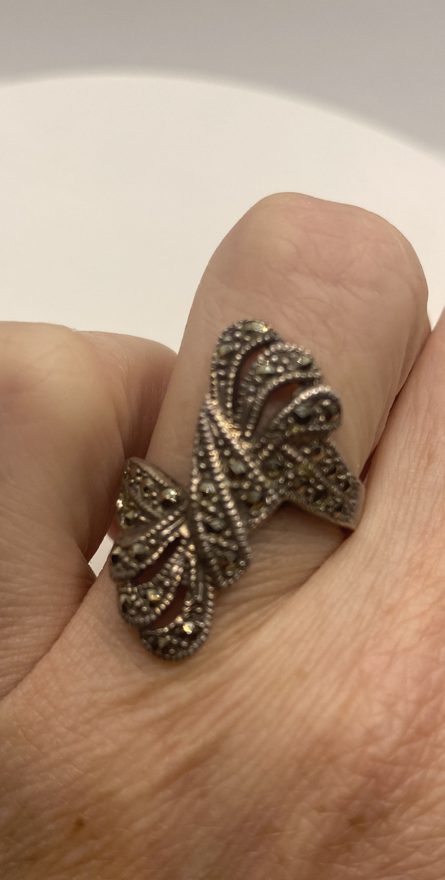 Vintage Marcasite Filigran 925 Sterling Silber Ring Gr. 7 von NemesisJewelryNYC