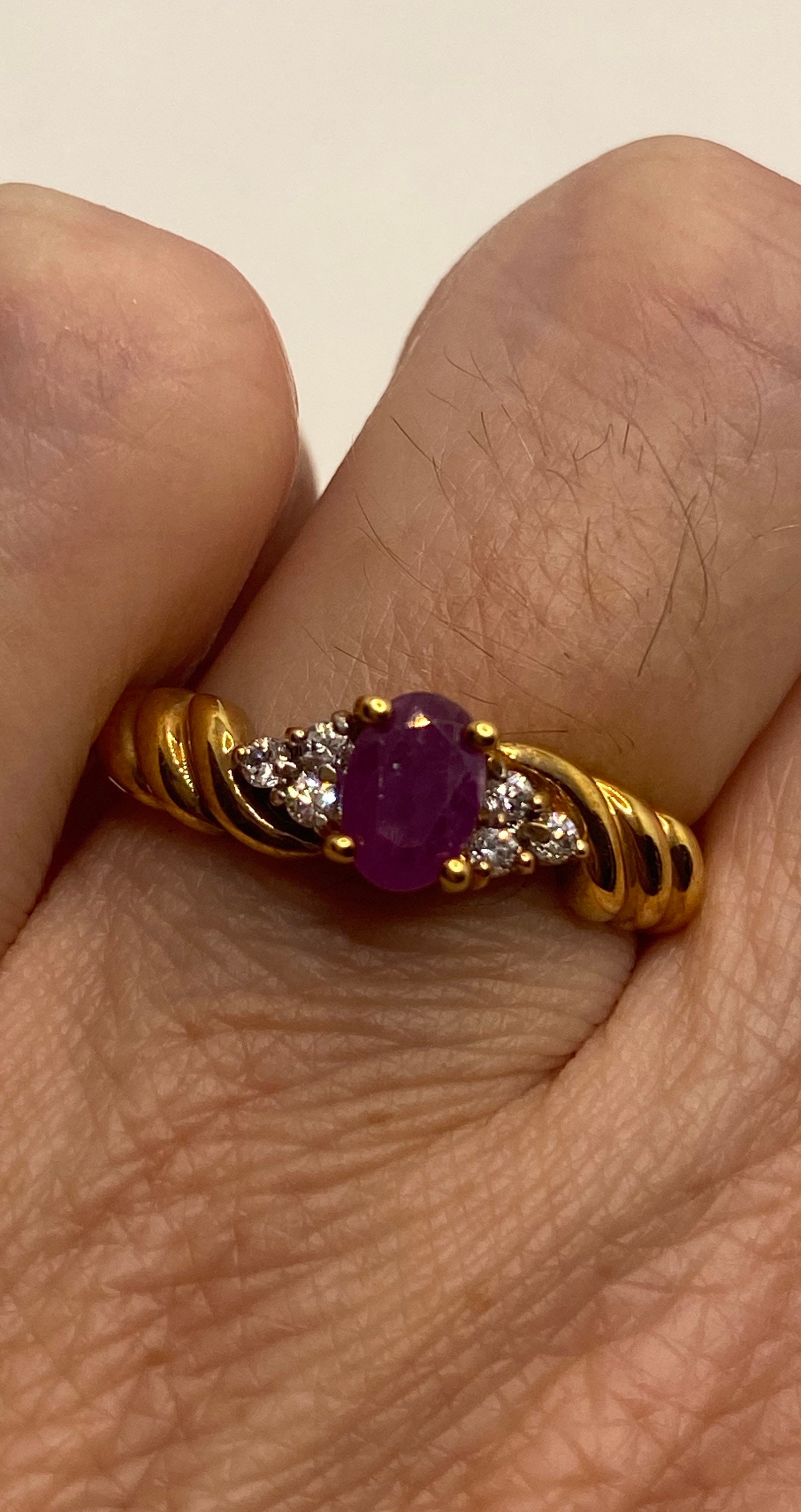 Vintage Pink Rubin Goldene 925 Sterling Silber Bandring Vintage Pink Rubin Goldene 925 Sterling Silber Bandring von NemesisJewelryNYC