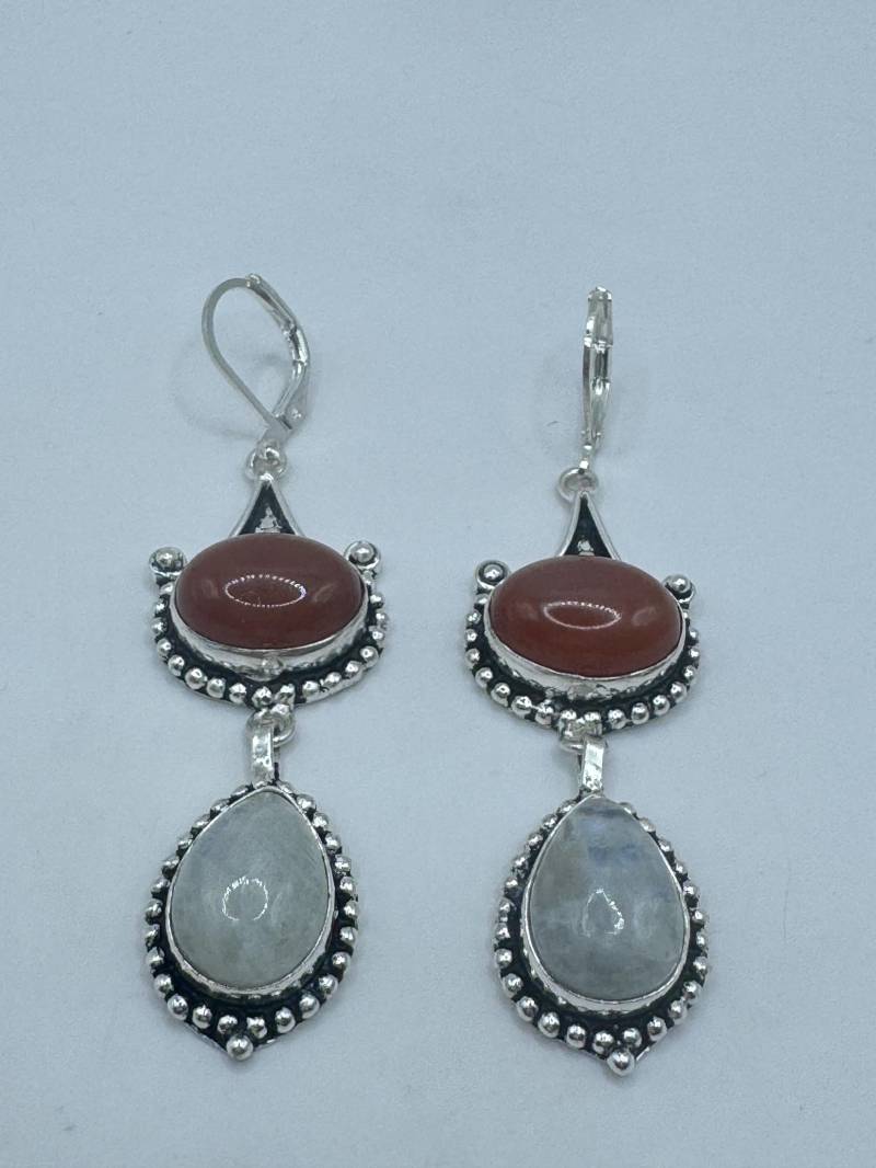 Vintage Regenbogen Mondstein Karneol 925 Sterling Silber Ohrringe Mit Klappbrisur von NemesisJewelryNYC