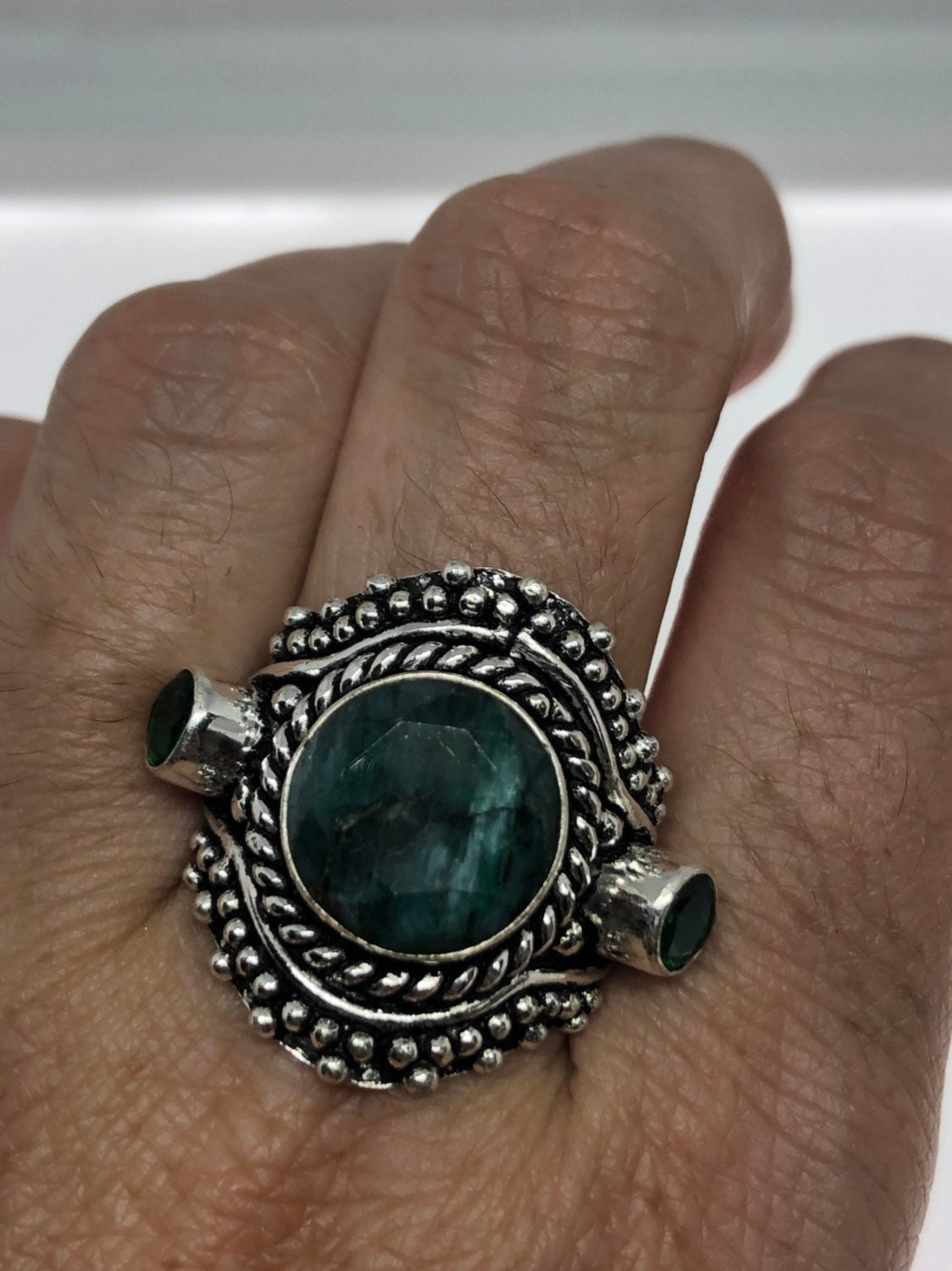 Vintage Roher Smaragd Silber Bronze Statement Ring von NemesisJewelryNYC