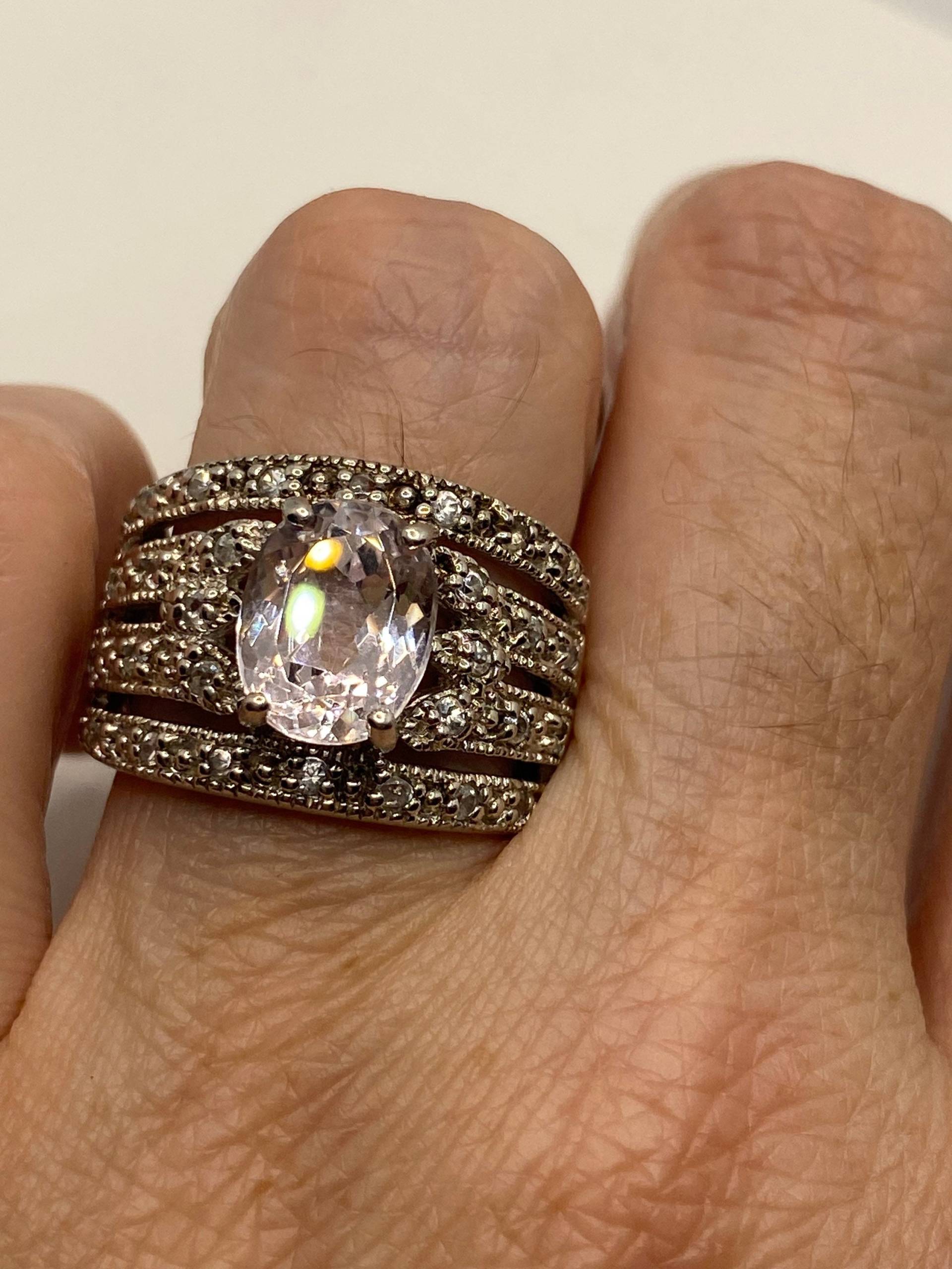 Vintage Rosa Kunzit Und Weiße Saphir Fassung 925 Sterling Silber Gothic Ring Vintage Rosa Kunzit Und Weiße Saphir Fassung 925 Sterling Silber Gothic Ring von NemesisJewelryNYC