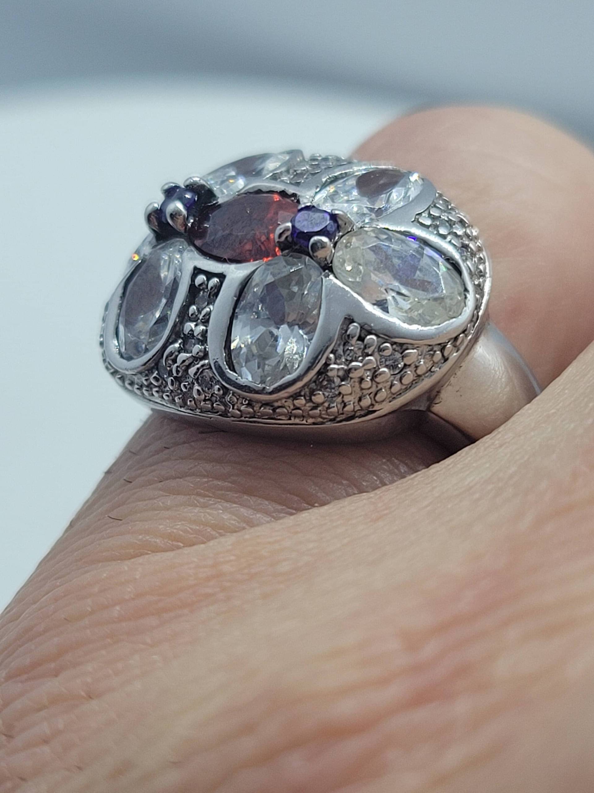 Vintage Roter Granat Mit Lila Amethyst Sidestones Umgeben Von Cz Ring in 925 Sterling Silber von NemesisJewelryNYC