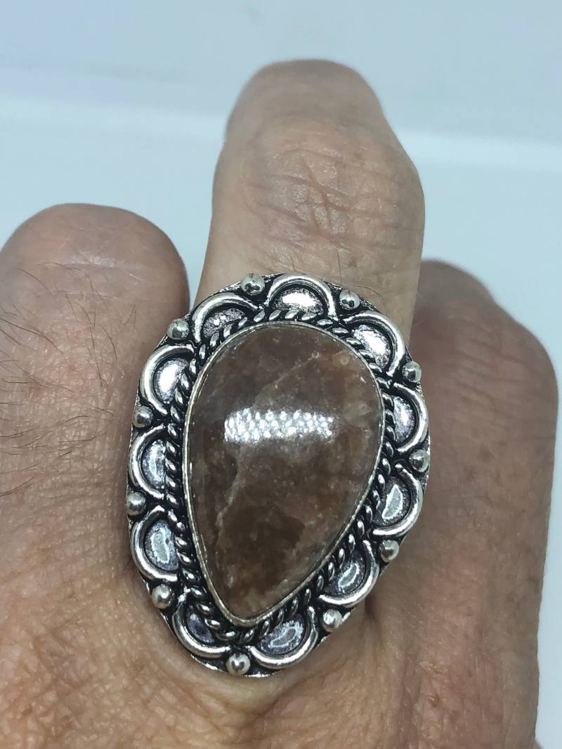 Vintage Sandstein Achat Handgefertigte Weiße Bronze Silber Gothic Ring von NemesisJewelryNYC