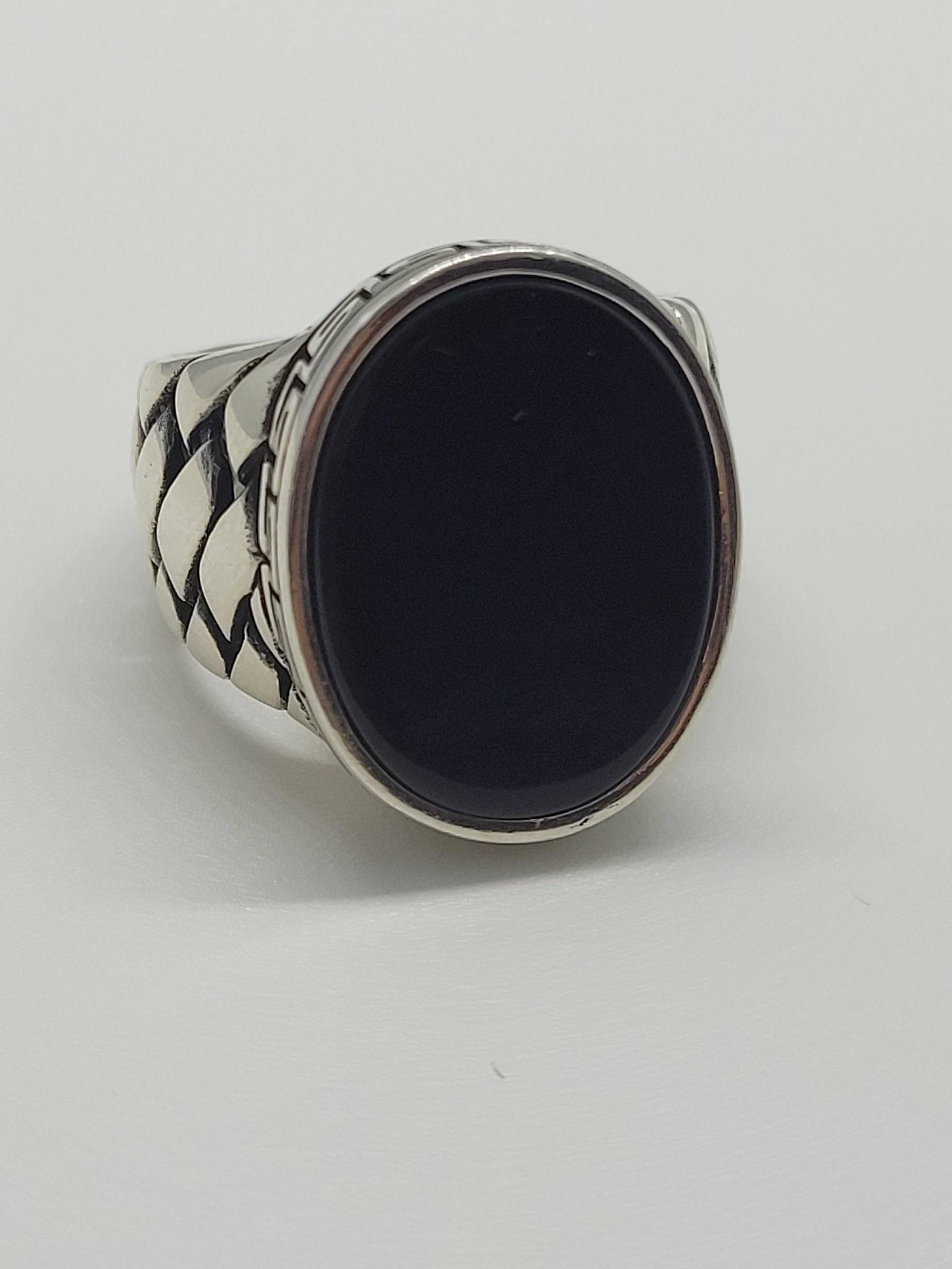 Vintage Schwarzer Onyx Herrenring in 925 Sterling Silber Im Modernen Stil Mit Echtem Vintage Schwarzer Onyx Herrenring in 925 Sterling Silber Im Modernen Stil Mit Echtem von NemesisJewelryNYC