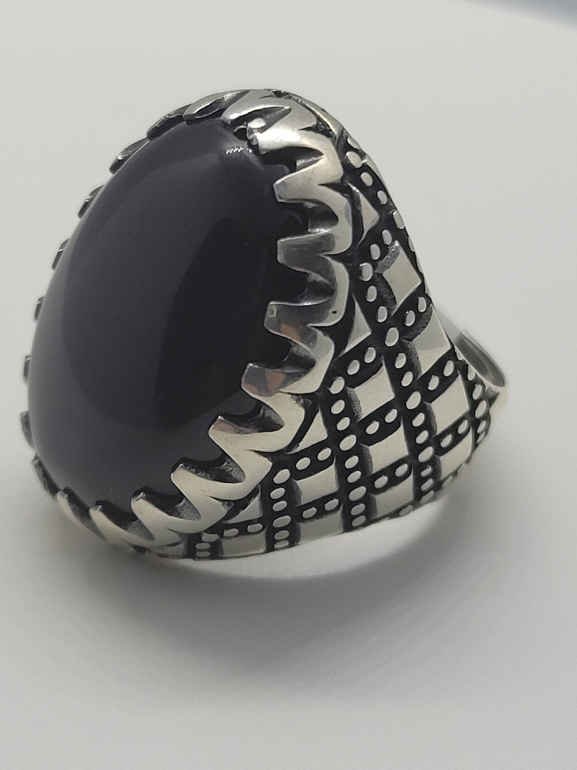 Vintage Schwarzer Onyx Herrenring Aus 925 Sterlingsilber Mit Echten Vintage Schwarzer Onyx Herrenring Aus 925 Sterlingsilber Mit Echten von NemesisJewelryNYC
