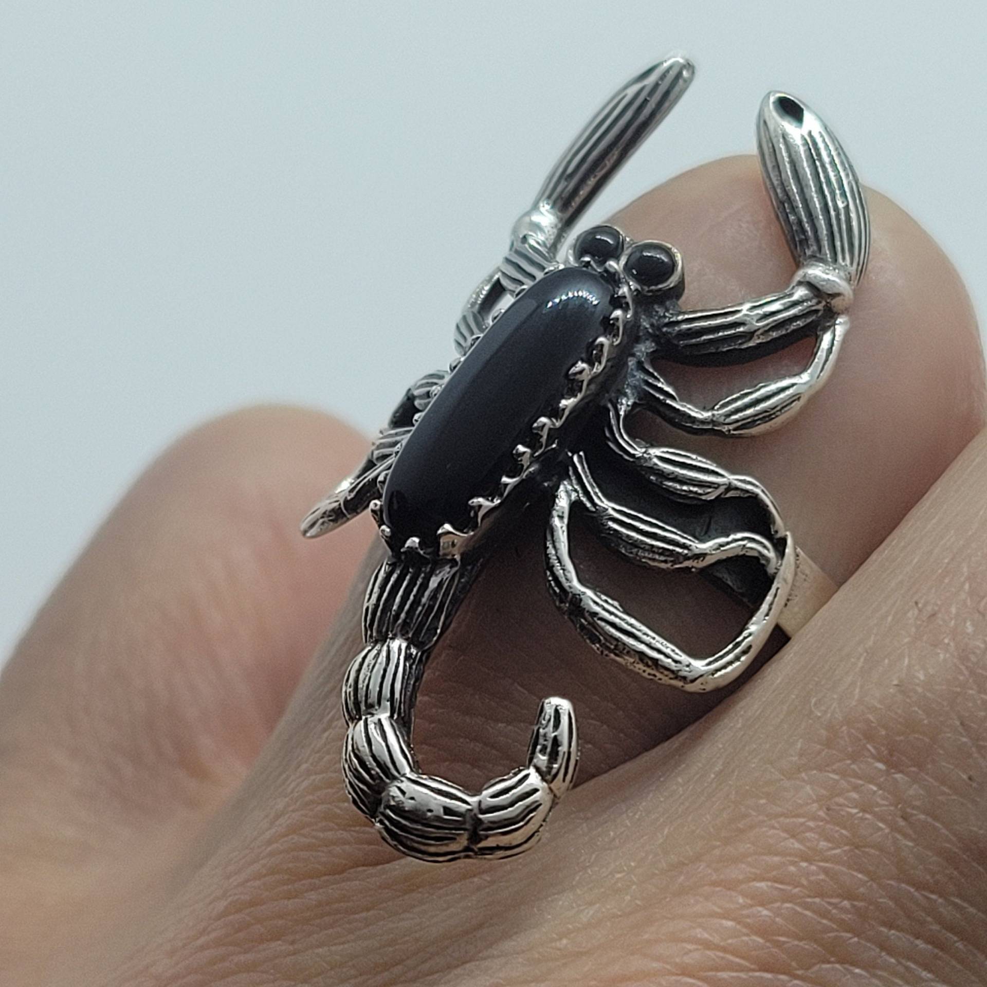 Vintage Schwarzer Onyx Skorpion Ring in 925 Sterling Silber Mit Echtem von NemesisJewelryNYC