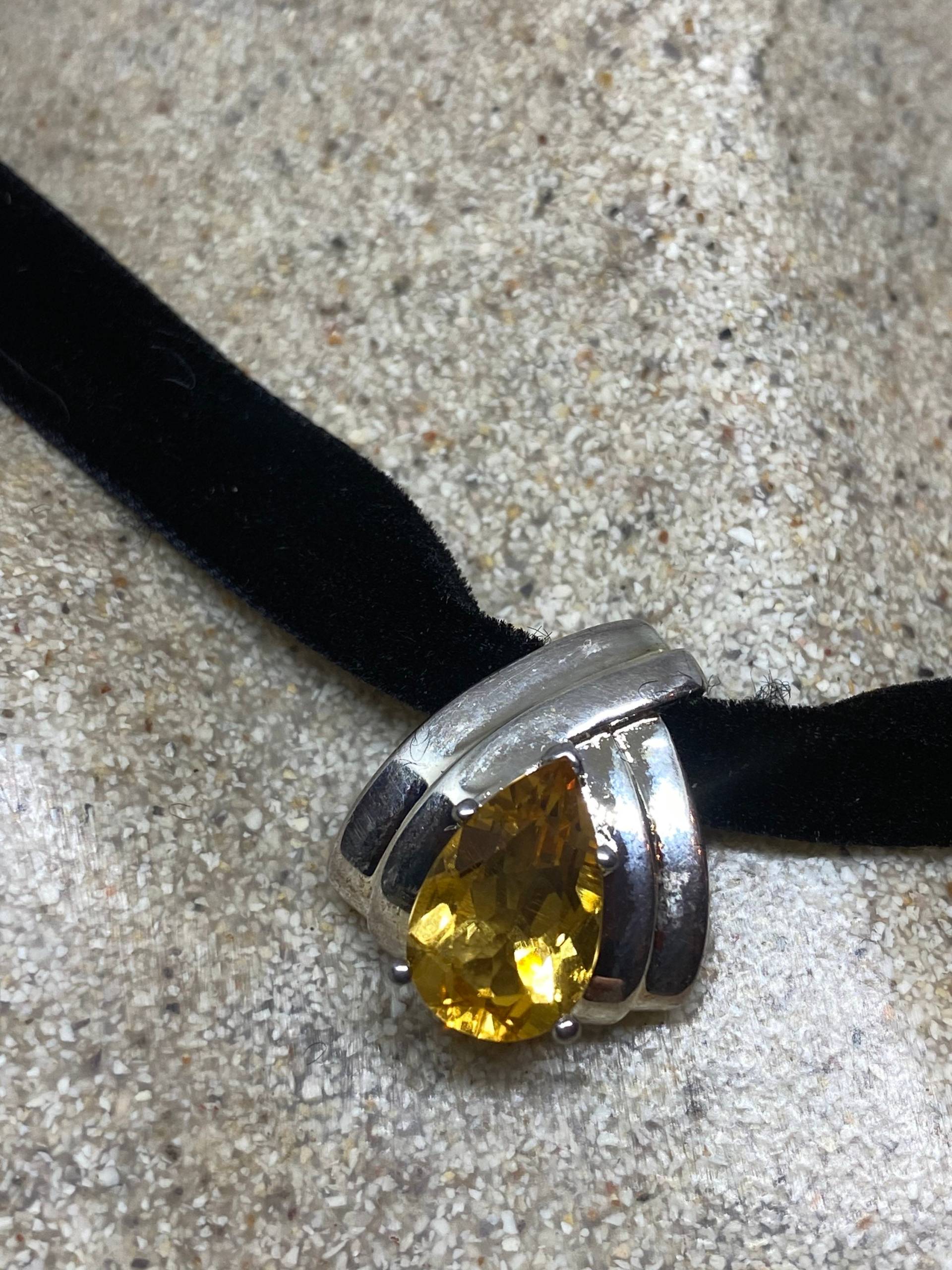 Vintage Sterling Silber Goldene Zitrone Citrin Halsband Anhänger Vintage Sterling Silber Goldene Zitrone Citrin Halsband Anhänger von NemesisJewelryNYC