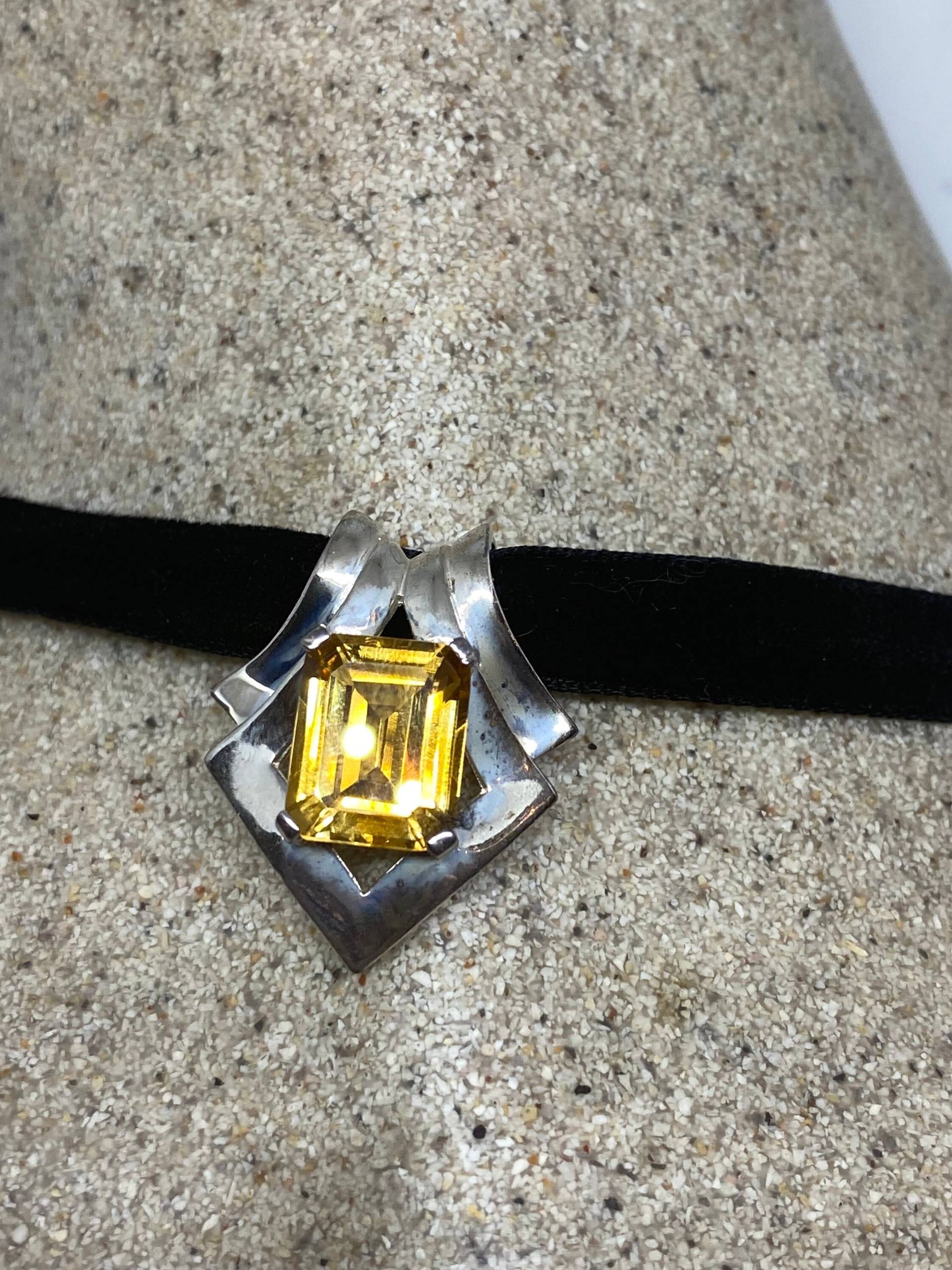 Vintage Sterling Silber Goldene Zitrone Citrin Halsband Anhänger Vintage Sterling Silber Goldene Zitrone Citrin Halsband Anhänger von NemesisJewelryNYC
