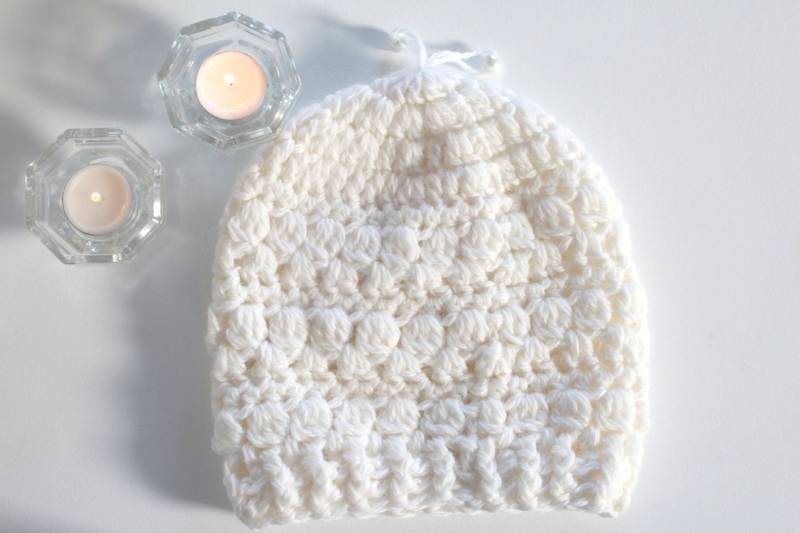 Weiße Beanie Mütze, Gehäkelte Mütze Aus Merino-Angora-Mix, 100 % Wolle von Nemezia