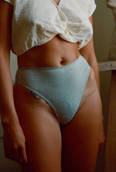 Nénés Zeitlose hochgeschnittene Unterhose von Nénés