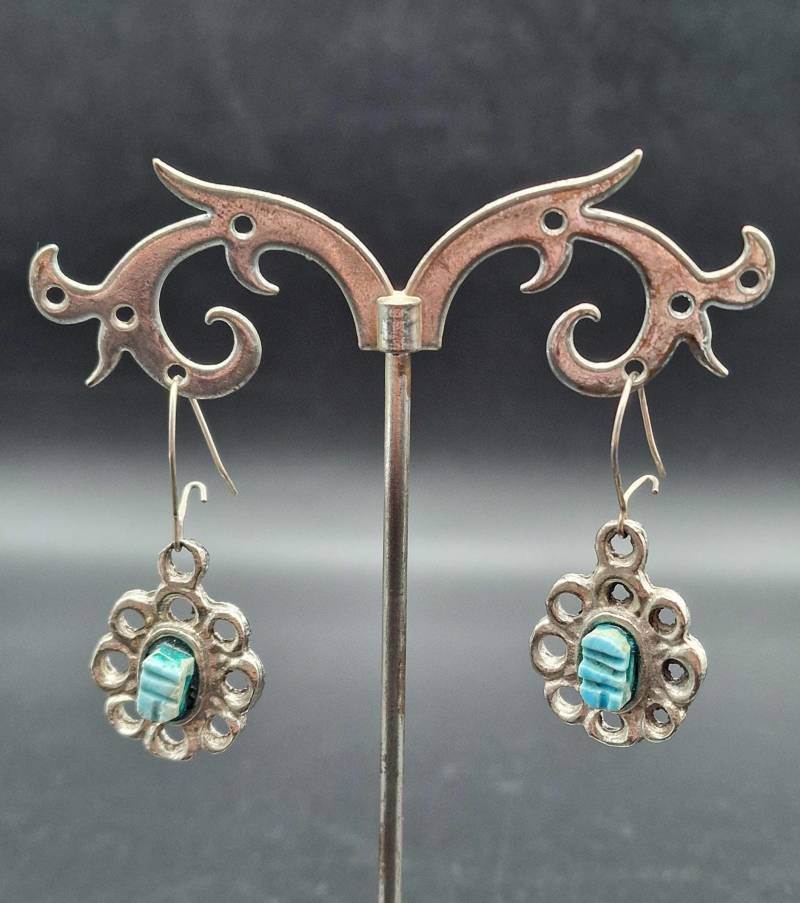 Handmade 925 Silver Dangle Earrings With Carved Turquoise Handmade 925 Silver Dangle Earrings With Carved Turquoise von NenkosShop