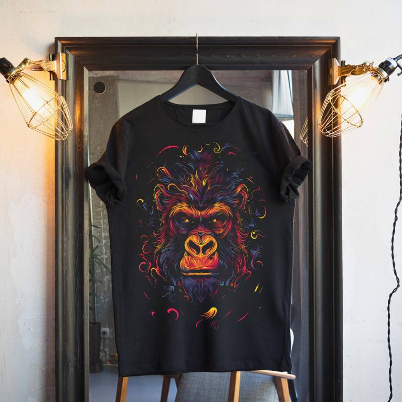 Buntes Gorilla-Gesicht T-Shirt Mit Funkenflammen - Einzigartiges Geschenk Für Tierliebhaber Gorilla Fans Spirituelles Tier 100% Baumwolle von NeoArteffect