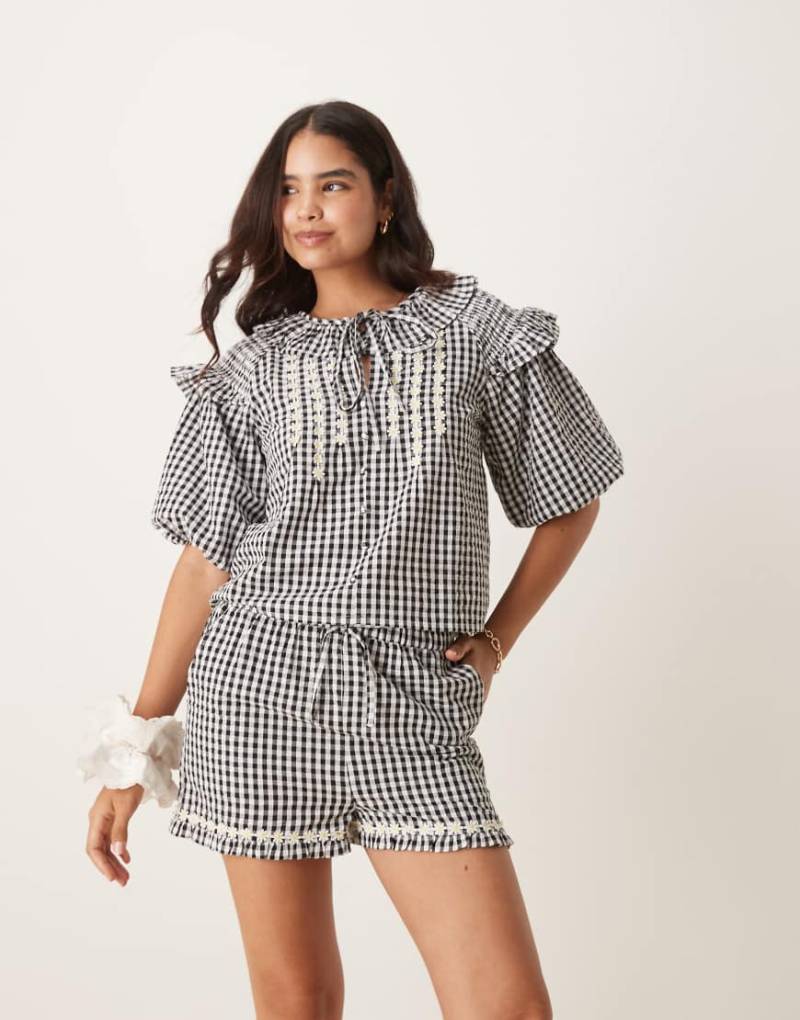 Neon Rose - Gesmokte Bluse in Schwarz mit Vichy-Karo und Ballonärmeln, Kombiteil von Neon Rose