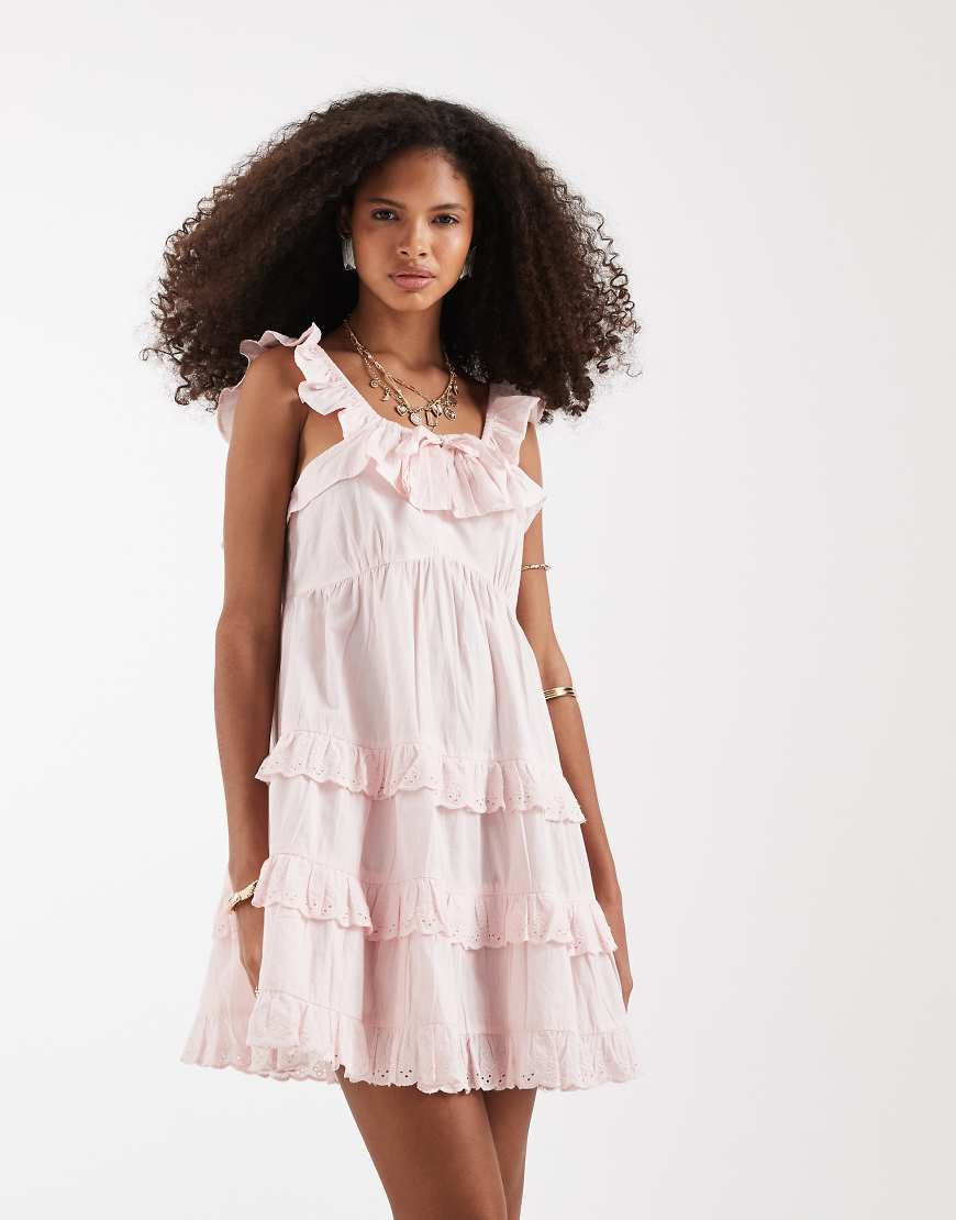 Neon Rose - Gestuftes Minikleid in Rosa mit Rüschen von Neon Rose
