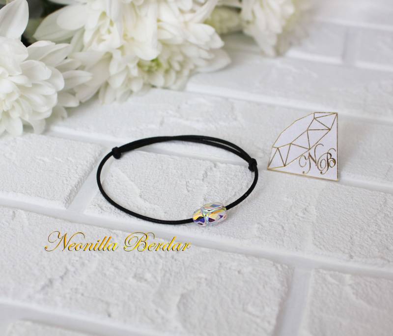 Skarabäus Armband Mit Swarovski Stein Handgemachter Schmuck Black String von NeonillaCrystal