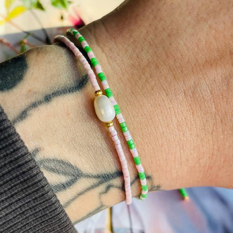 2Er Set Armband Makramee Süßwasserperle Lila Grün Minimalistisch Freundschaftsarmband Gold von NeonkissDE