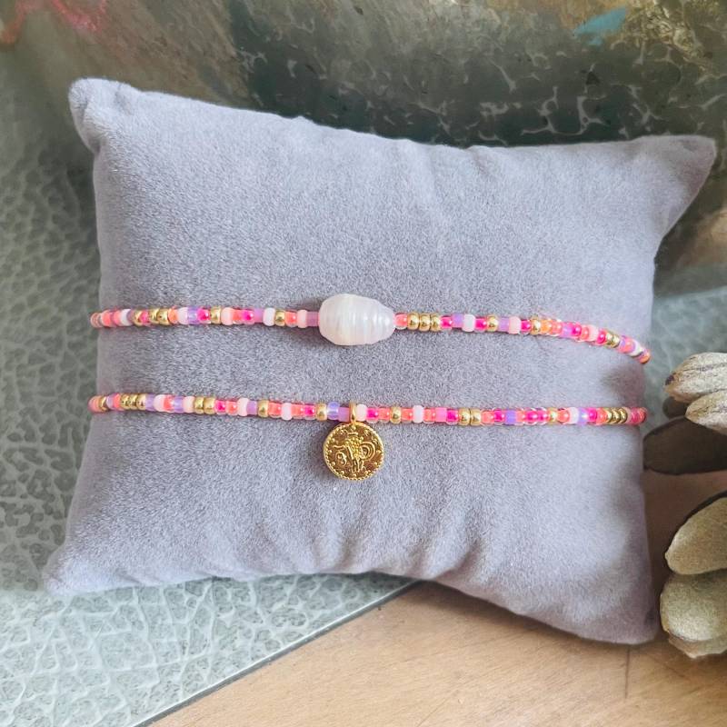 Armband Fein Makramee in Pink Orange Buntes Minimalistisch Mit Süßwasserperle Oder Münzanhänger Gold Armband Fein Makramee in Pink Orange Buntes Minimalistisch Mit Süßwasserperle Oder Münzanhänger Gold von NeonkissDE