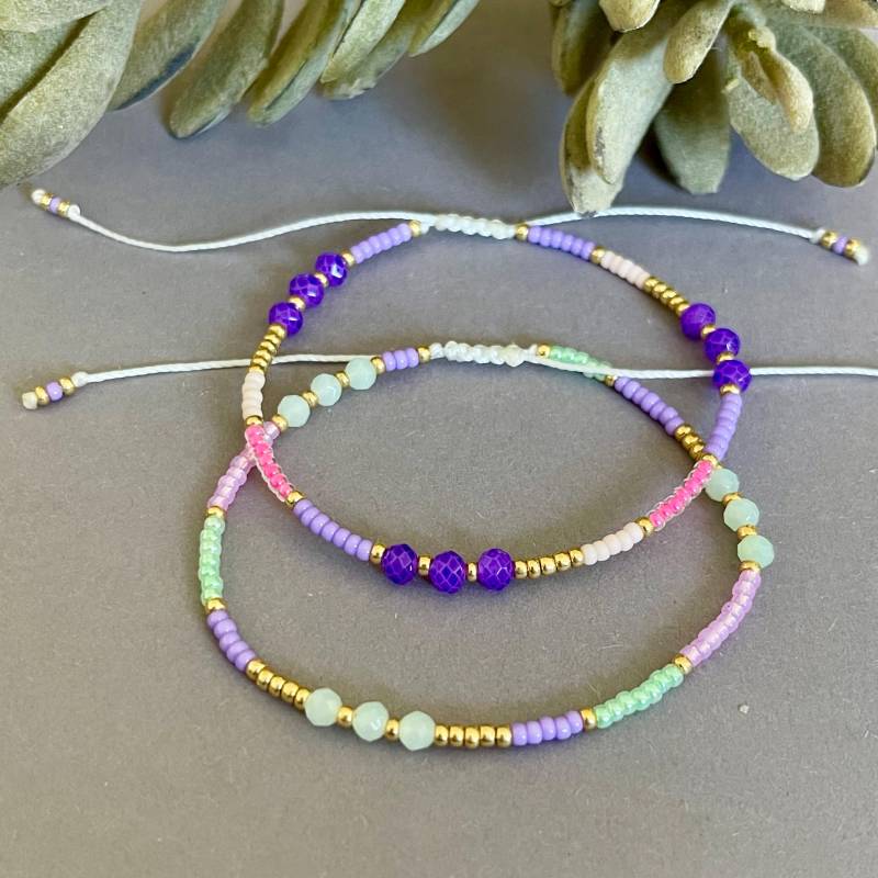 Perlenarmband Fein Makramee in Lila Und Türkis Armband Minimalistisch von NeonkissDE