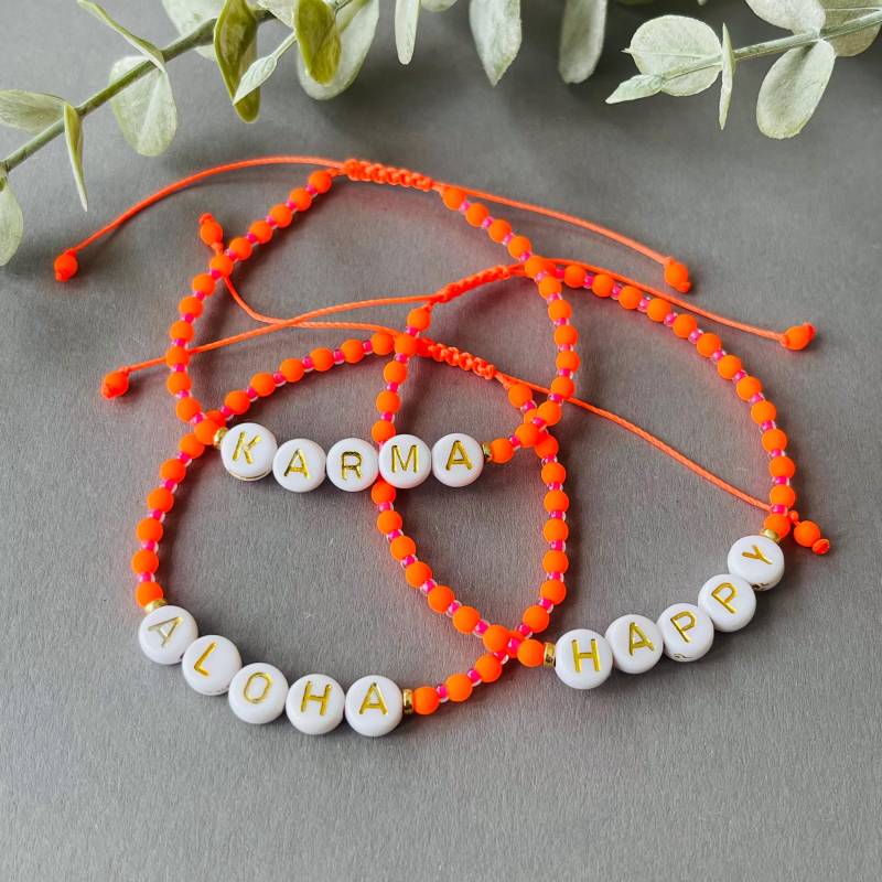 Perlenarmband Happy Karma Aloha in Neon Orange Gold Verstellbar von NeonkissDE