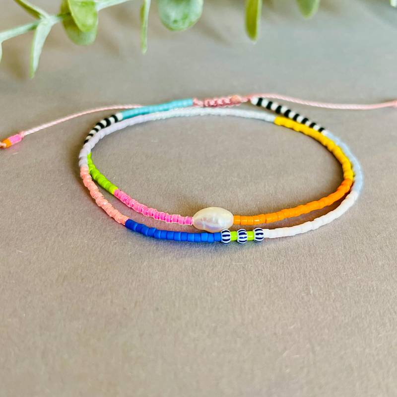Wickelarmband Fein Makramee Mit Süßwasserperle in Bunten Sommerfarben Armband Minimalistisch Freundschaftsarmband von NeonkissDE
