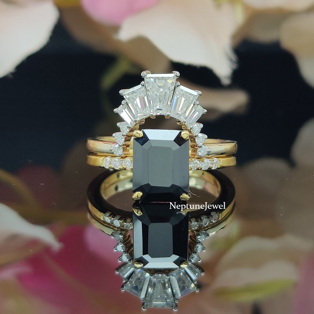 2.5Ct Smaragd Schwarz Moissanit Solitär Verlobung Braut Set/14K Gold Schwarzer Mit Curve Band Tapered Baguette Und Runder Diamant Cz 2.5Ct Smaragd Schwarz Moissanit Solitär Verlobung Braut Set/14K Gold Schwarzer Mit Curve Band Tapered Baguette Und Runder Diamant Cz von NeptuneJewel