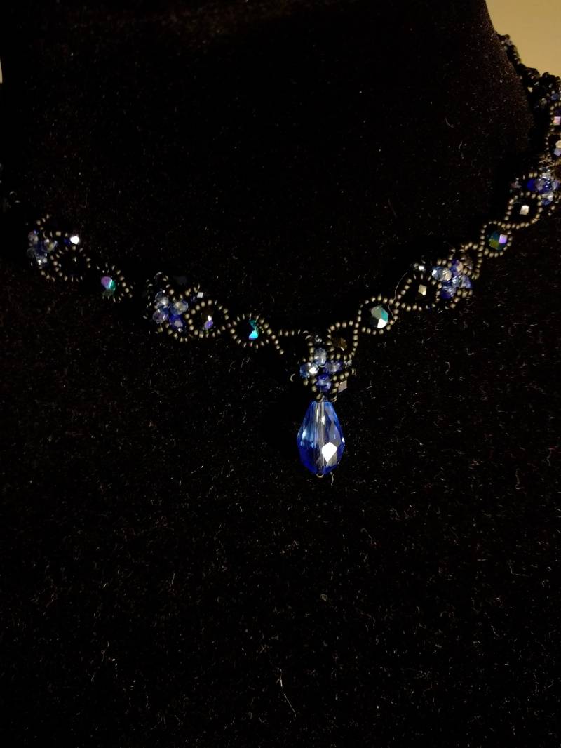 Personalisiertes Schmuckset, Halskette Und Ohrringe Personalisiertes Schmuckset, Halskette Und Ohrringe von NerdyCraftsLLC