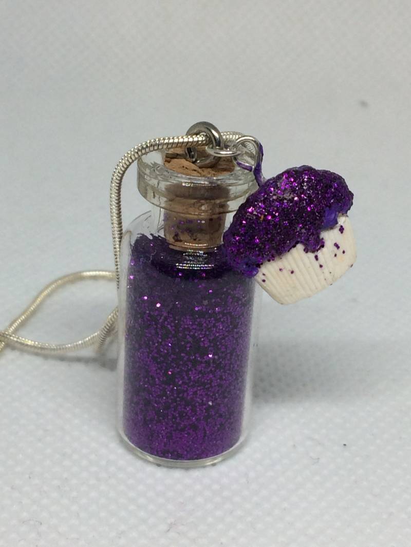 Rarität Cupcake Themen Fläschchen Halskette Rarität Cupcake Themen Fläschchen Halskette von NerdyFluttershy