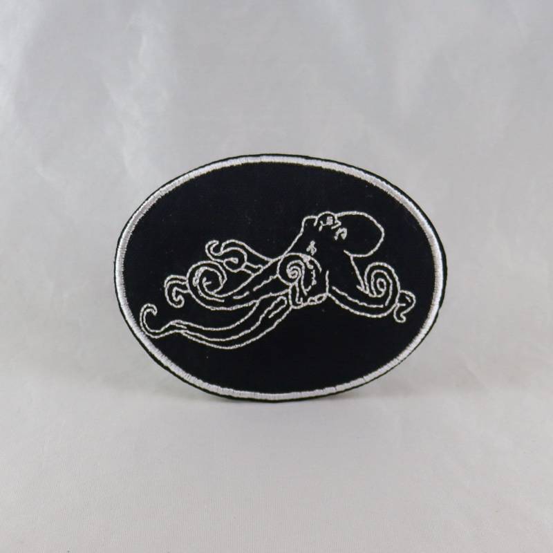 Gestickter Oktopus Aufnäher Weiß Auf Schwarz von NerdyKeppie