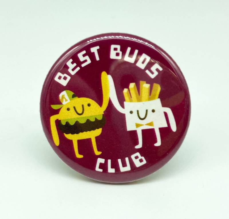 Best Buds Club - 1 1/4" Pin-Back Button von NerfectArtNovelties