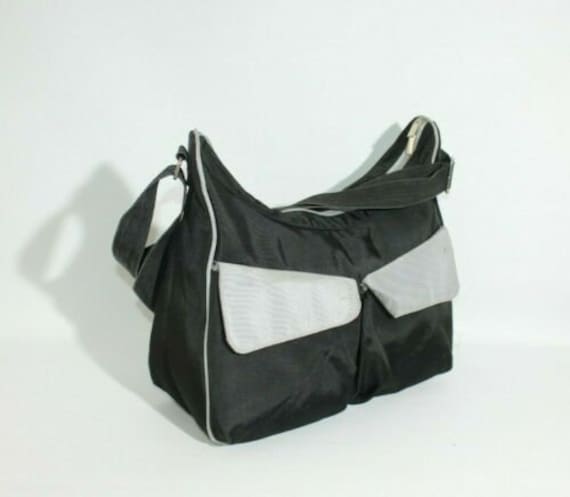 Damen Schwarze Canvas Reißverschluss Schultertasche Messenger Cross Body Bag Baby Wickeltasche von NeringasVintageStore