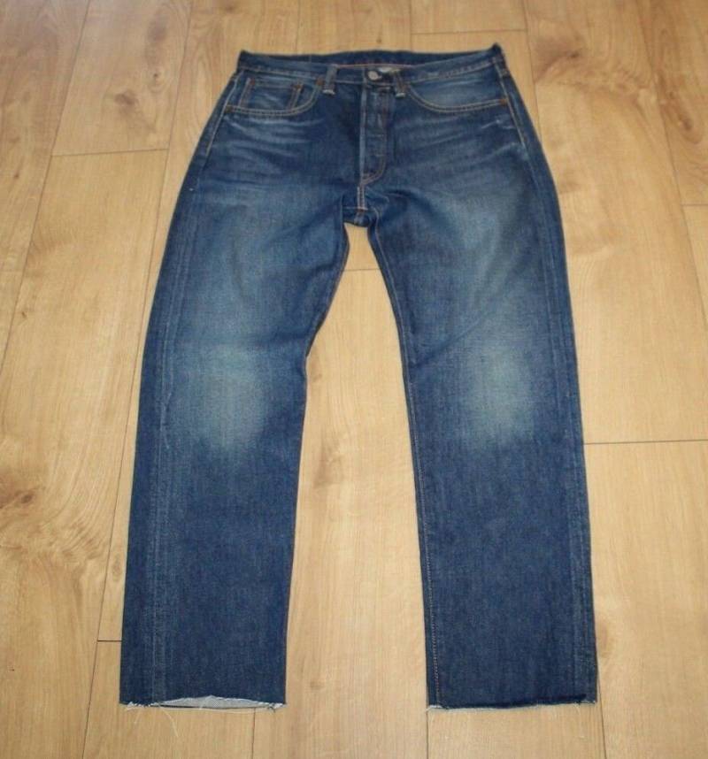 Vintage Blue Denim Levi " S 501 Button Tapered Faded Western Cowboy Jeans W 32 L30 Vintage Blue Denim Levi " S 501 Button Tapered Faded Western Cowboy Jeans W 32 L30 von NeringasVintageStore