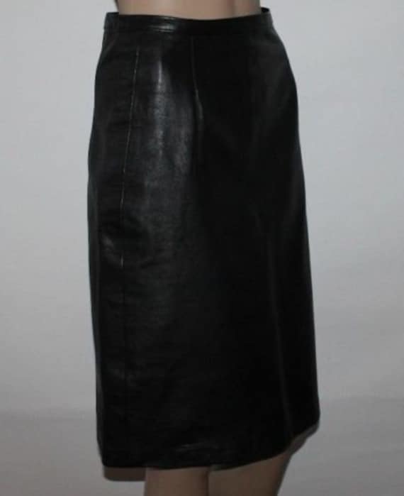 Vintage Schwarz Leder Zip Vent Knie High Straight Casual Rock W 26 L 23 Boho Vintage Schwarz Leder Zip Vent Knie High Straight Casual Rock W 26 L 23 Boho von NeringasVintageStore