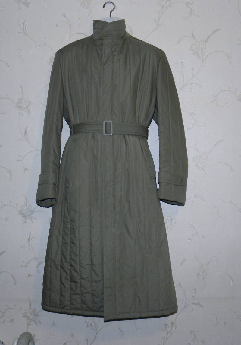 Vintage Superb Khaki Fabric Button Mit Vent Winter Long Coat Jacket Chest Sz 46 Vintage Superb Khaki Fabric Button Mit Vent Winter Long Coat Jacket Chest Sz 46 von NeringasVintageStore