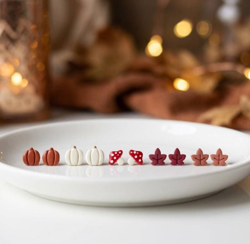 Herbst Trio - Tiny Stud Set | Kürbis, Pilz, Blatt Polymer Clay Ohrstecker von Nerminora
